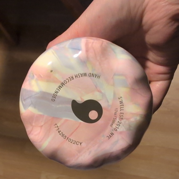 NWT S'well water bottle marble pattern 500ml - Picture 6 of 6